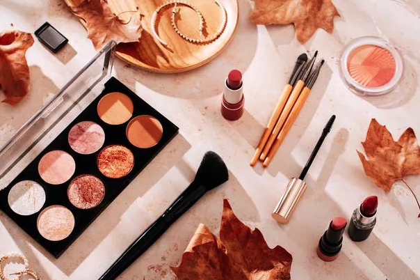 1_Autumn-skincare-and-autumn-makeup-concept-with-beauty-products-on-table-jpg-615×409--11-20-2025_03_35_PM